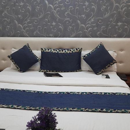 Hotel Ventures Inn Amritsar Habitación foto